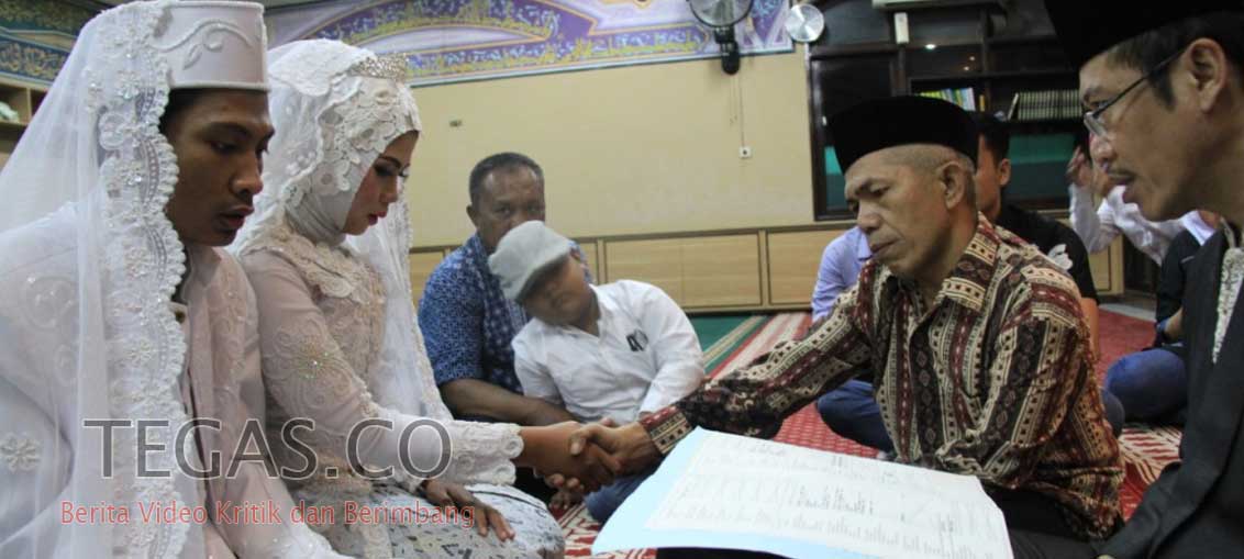 Tangis Haru Napi ini Pecah Usai Nikahkan Anaknya Dibalik Bui