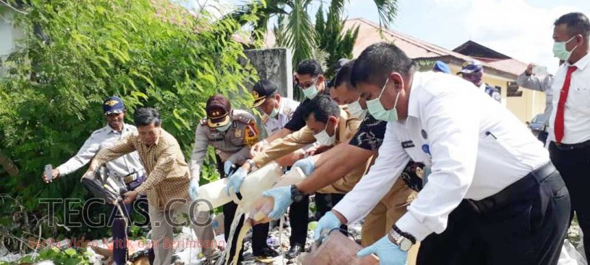 Polres Muna Gelar Pasukan Operasi Lilin Anoa 2018 dan Musnahkan 8,4 Ton Miras