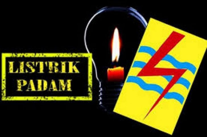 Derasnya Hujan Disertai Petir Sebabkan Listrik Dua Desa di Sampang Padam
