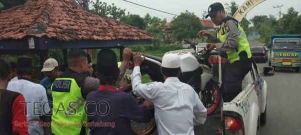 Tabrakan Sepeda Motor VS Mobil Pick Up di Pertigaan Kotem, 1 Orang Patah