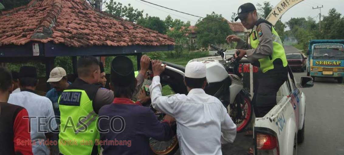 Tabrakan Sepeda Motor VS Mobil Pick Up di Pertigaan Kotem, 1 Orang Patah