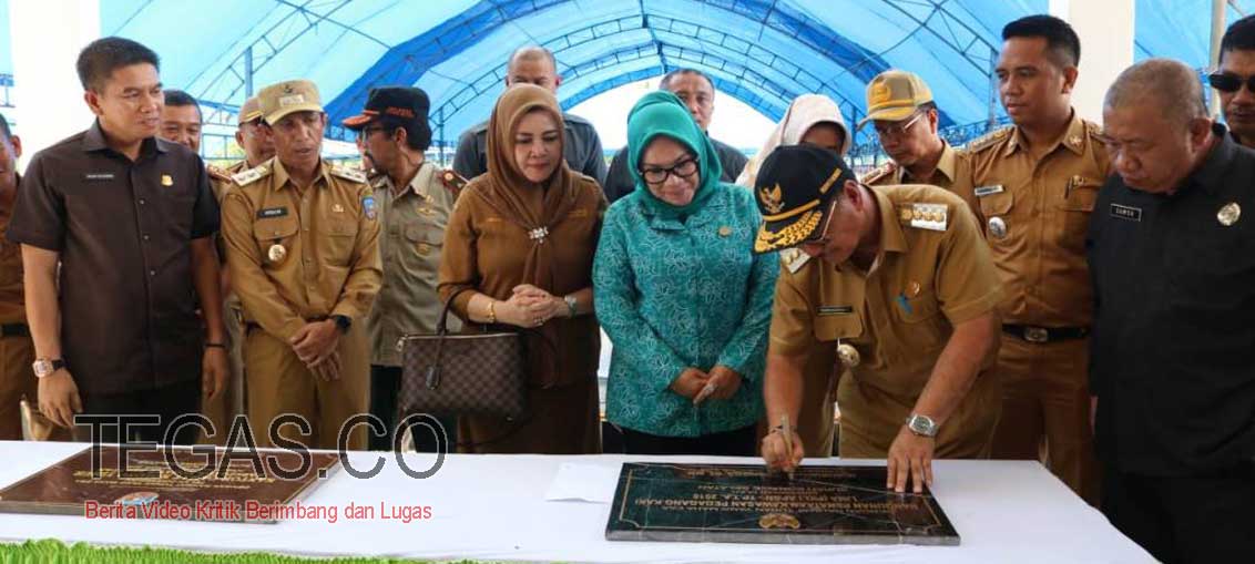 HUT ke 4 Tahun Kolono Timur, Bupati Konsel Resmikan Kantor Camat dan Lapak PKL