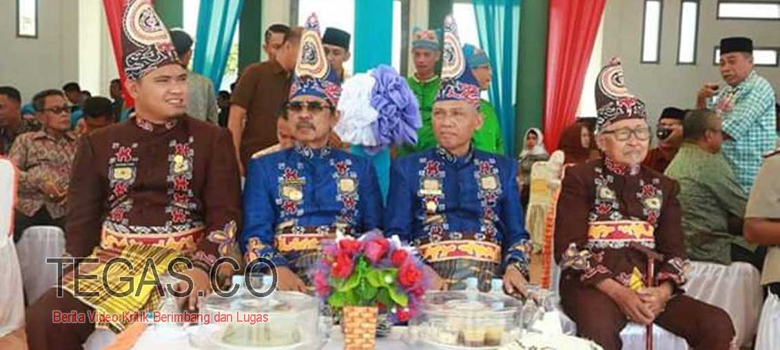 Hibur Warga, Nurrahman Duet Aty Kodong di HUT Kolaka Utara ke 15 