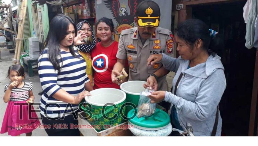 Kapolsek Cengkareng Bantu Pemasangan Listrik Gratis kepada Warga