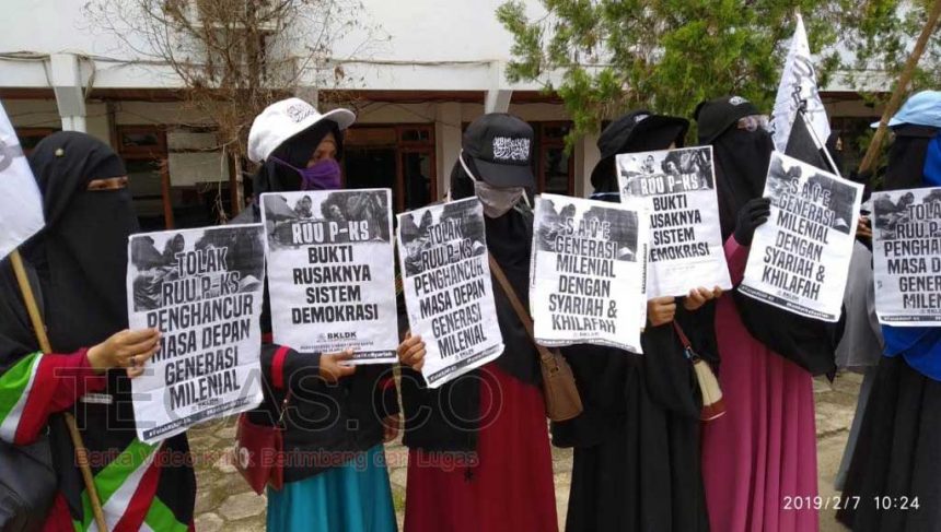Mahasiswa Lembaga Dakwah Sultra Berunjuk Rasa Tolak RUU P-KS