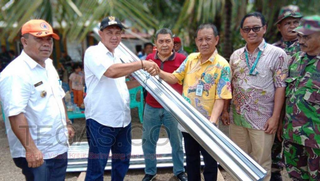 ANTAM UBPN Sultra Salurkan Bantuan kepada Korban Angin Puting Beliung