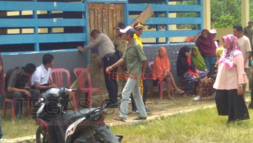 Balai Desa Kabangka Disegel Warga, Polisi Amankan Pelaku