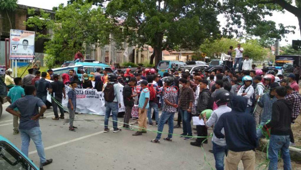 Unjuk Rasa GPMI di Dinas ESDM Sultra Ricuh