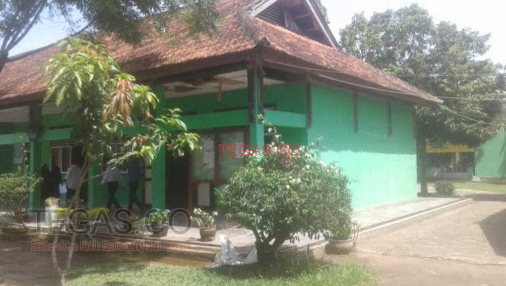 Memprihatinkan, Ini Kondisi Gedung Kantor SMPN 2 Labuhan Maringgai