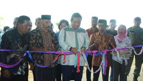Peduli dengan Perekonomian, Bupati Muna Resmikan Pasar Rakyat