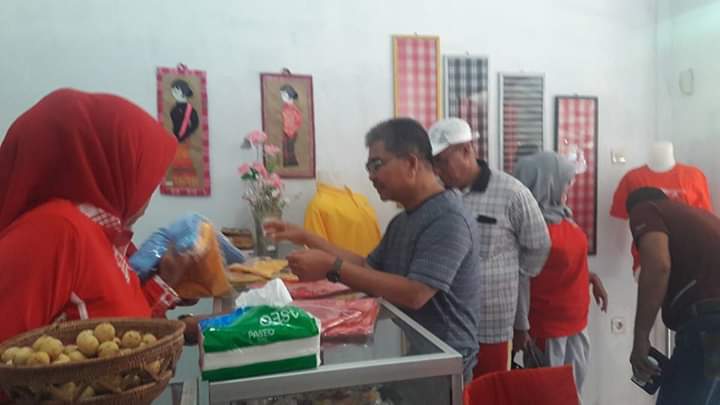 Resmikan Koperasi Konami dan Galeri Dekranasda, Ini Harapan Bupati Buton Utara