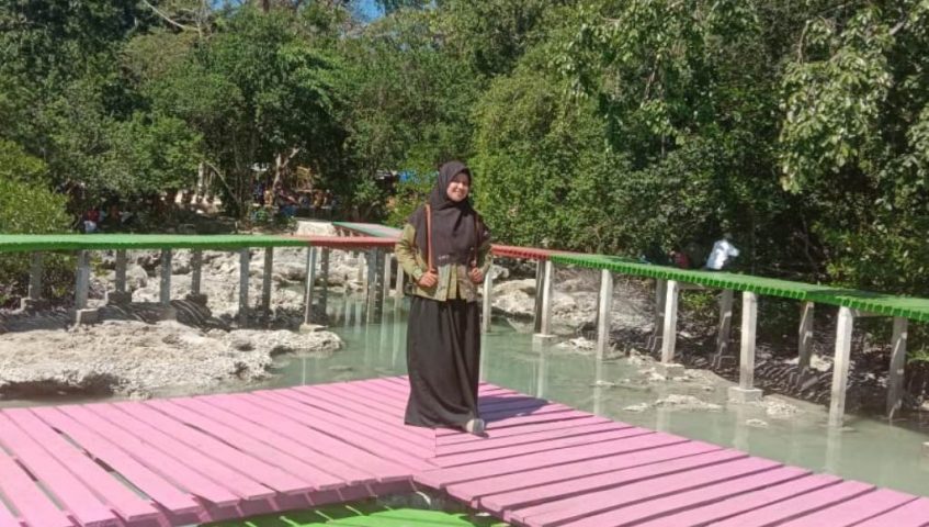 Sarjana, Intelektual tak Berharga dalam Sistem Kapitalisme