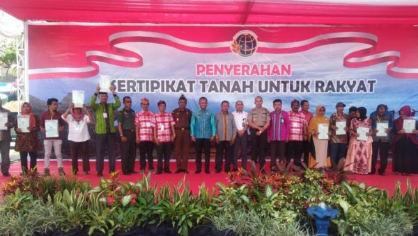 1000 Sertifikat Untuk Masyarakat Baubau Diserahkan