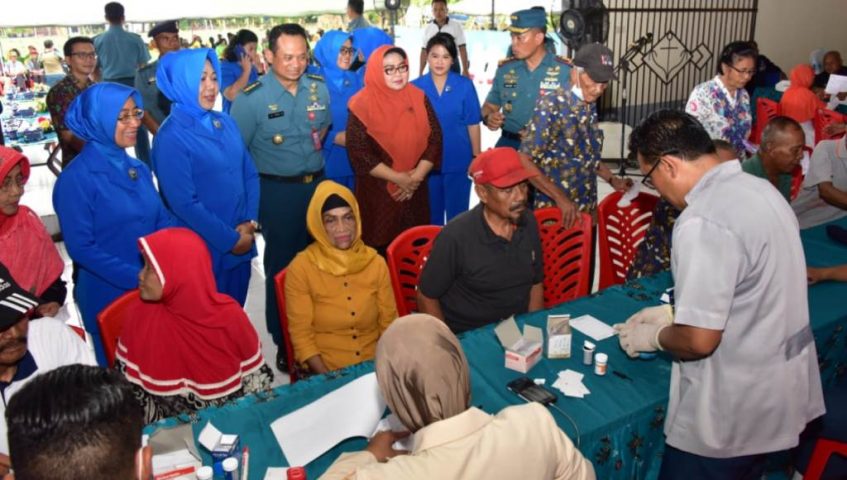 Koarmada II Gelar Bakti Kesehatan Di Rumdis TNI AL Wonosari