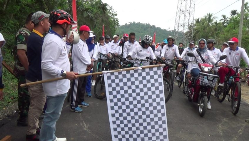 Ribuan Pecinta Sepeda Ikuti Fun Bike Jelajah Bumi Latamoro