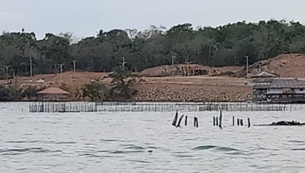 Puluhan Ribu Warga Sultra Serbu Pantai Wisata Toronipa Tens of Thousands of Residents of South Sulawesi Beach Tourism in Toronipa