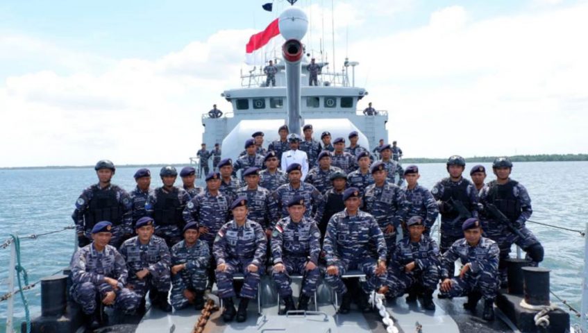 Komandan Guspurla Kunjungi KRI Nala - 363 Untuk Beri Dukungan Moril Prajurit