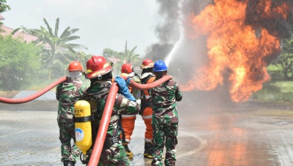 Koarmada II Gelar Lomba Penanggulangan Kebakaran Antar Satuan