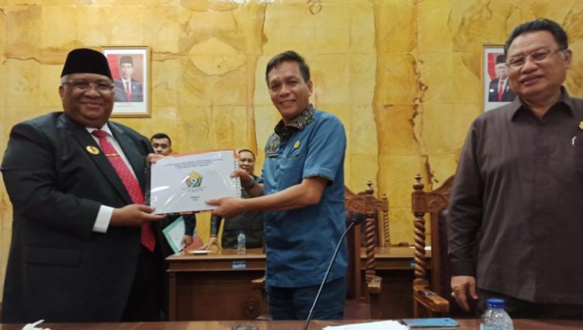 DPRD dan Pemprov Sultra Tetapkan Sembilan Rapaerda Menjadi Perda
