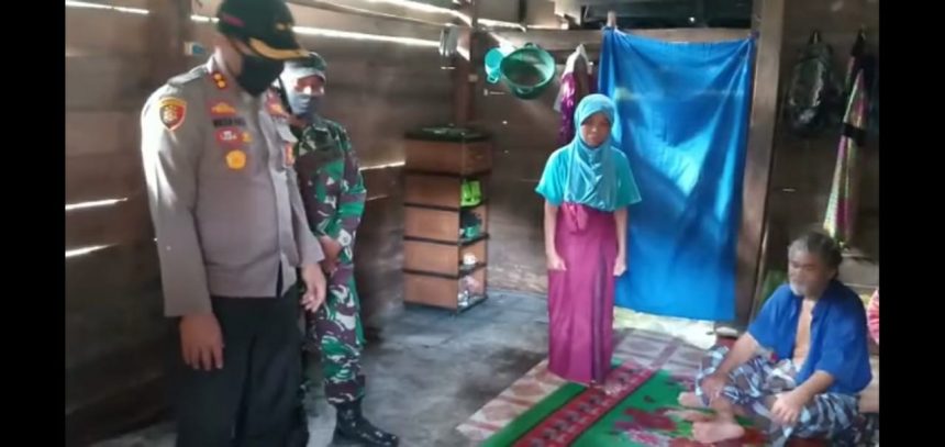 Kapolres Kolut Bantu Sembako Keluarga Lumpuh dan Kelainan Jiwa