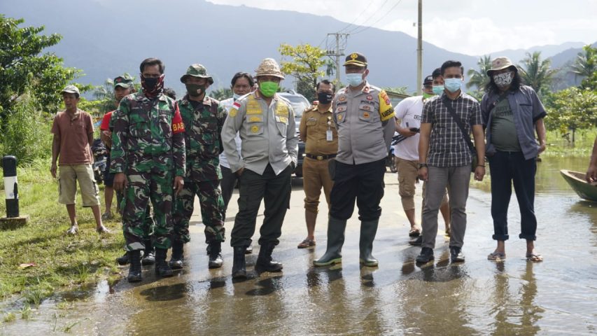 Pemda Salurkan Bantuan Kepada Warga Terdampar Banjir di Konut