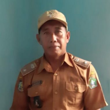 Pemdes Kamisi di Kolut Adakan 140 Unit Lampu Jalan