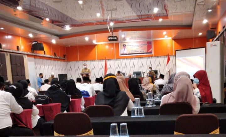 Pemkot Kendari Kukuhkan RT/RW Punggolaka