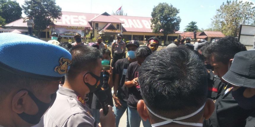 Aksi Sedarah. Kapolres Baubau dan Mahasiswa Saling Mengapresiasi