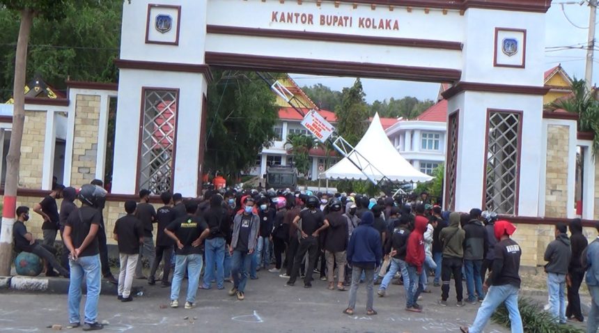 Anggap Bupati Ingkar Janji Mahasiswa Kembali Demo di Depan Kantor Bupati Kolaka