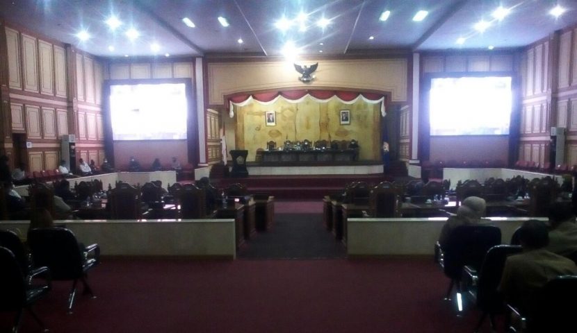 Menuai Perdebatan Sidang Paripurna DPRD PROV SULTRA