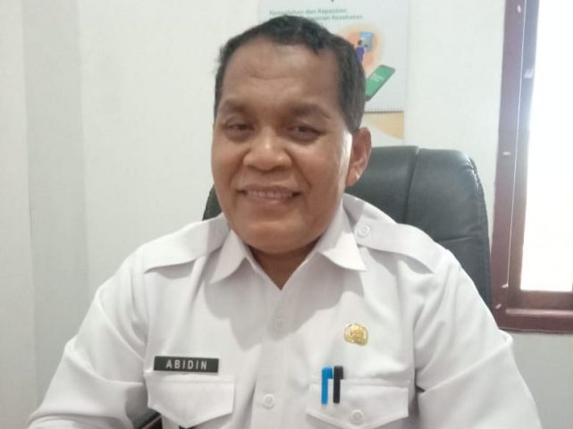 Tunaikan Janji Bupati, Kadinsos Buteng Salurkan Bantuan Lansia Sebelum Akhir Tahun