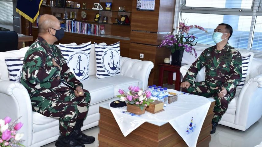 Pangkoarmada II Terima Courtesy Call (CC) Komandan Lantamal V