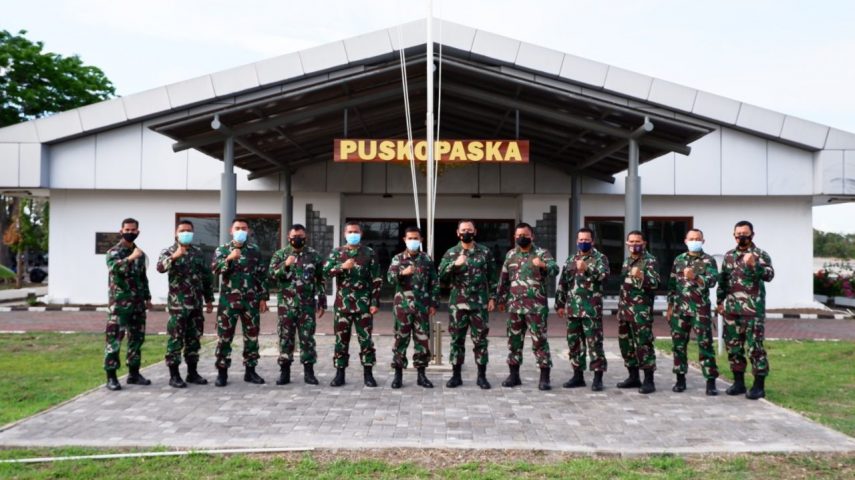 Komandan Puskopaska Menerima Kunker Staf Srenum Mabes TNI