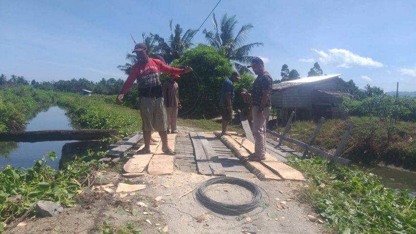 3 Jembatan Darurat Rampung Hasil Swadaya Warga Desa Teposua Kolut