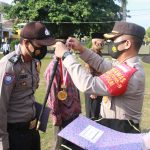 Kapolres Baubau Beri Penghargaan Kepada Bhabinkamtibmas dan Purnabakti