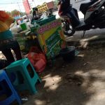penjual es jeruk peras di Lorong Wulele Antara SPBU Lepo-lepo dan SMPN 04 Kendari