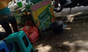 Gara-gara Es Jeruk Peras, Seorang Ibu Memeras Uang
