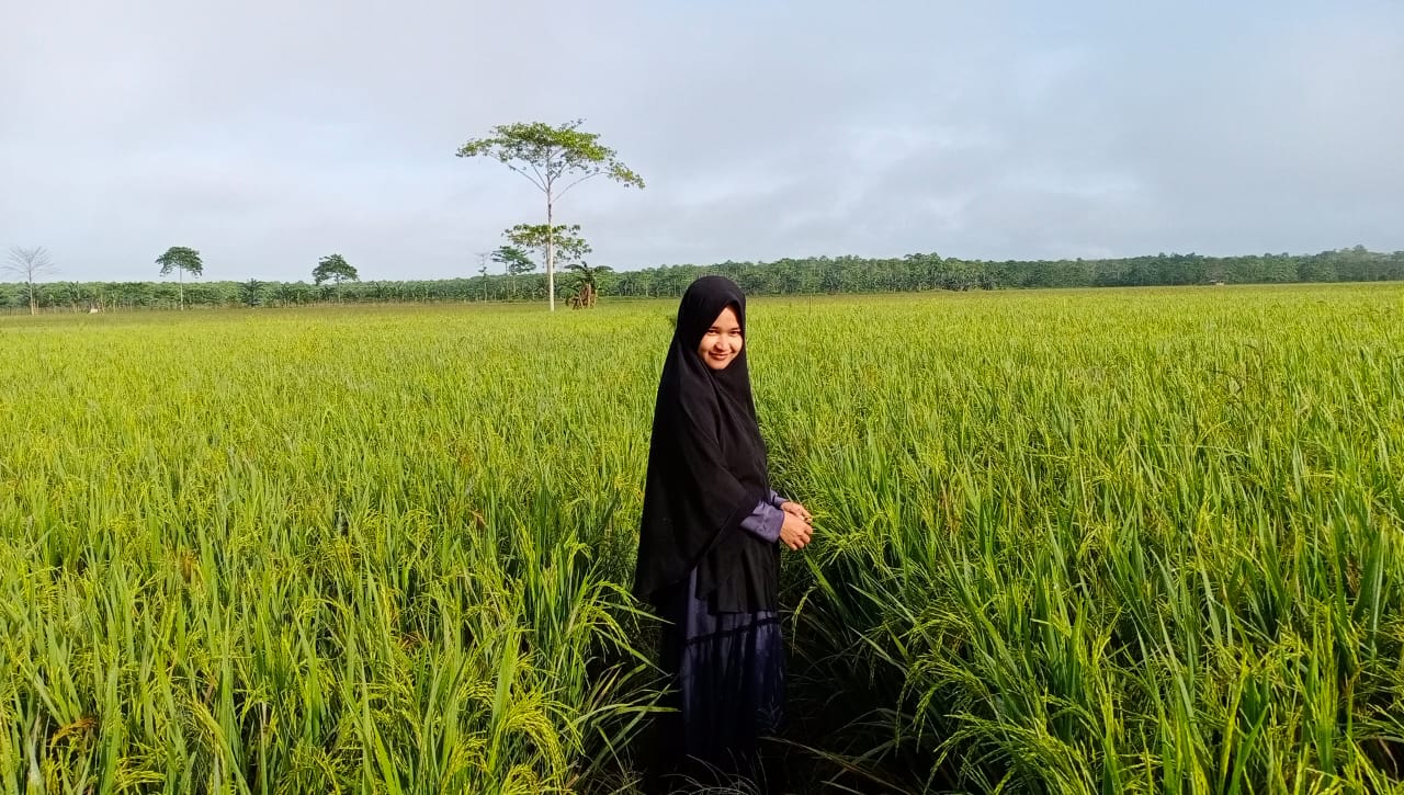 Siti Komariah, S. Pd.I. Pemerhati Kebijakan Publik