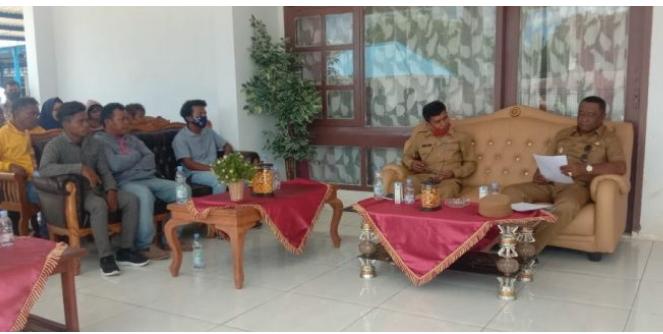 Bupati Buteng bersama Kadis DPMD menerima keluhan masyarakat