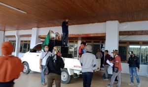 HMI MPO Kendari Tuntut Ketua DPRD Sultra Terkait Penolakan Omnimbus Law