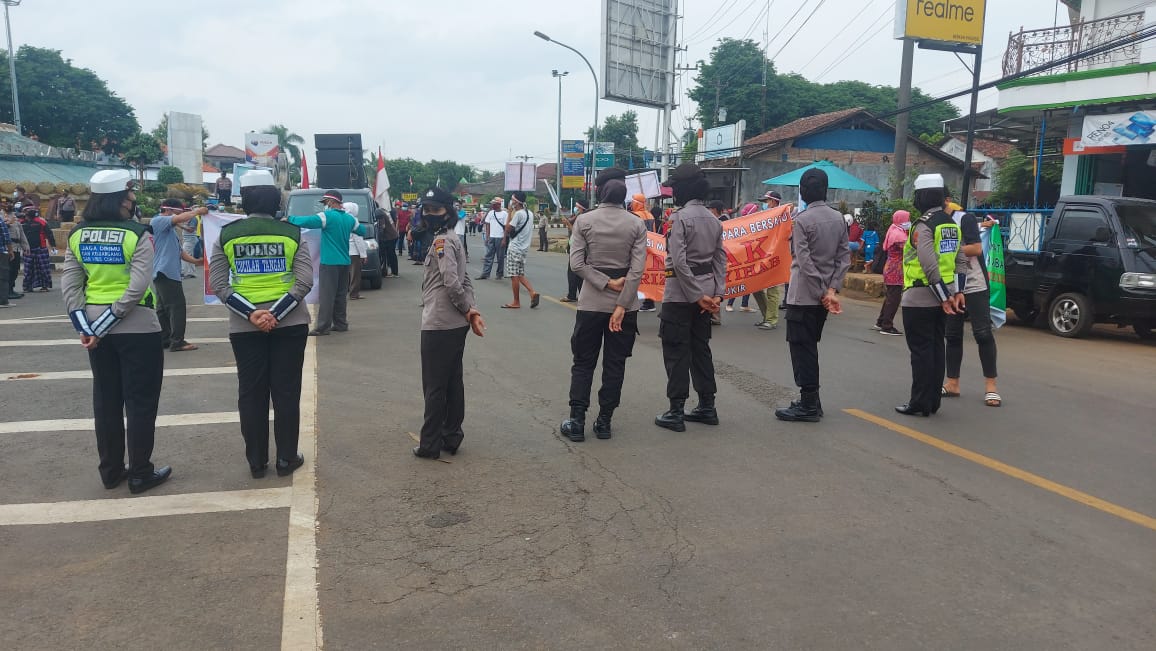 Unjuk rasa dijaga personil polres