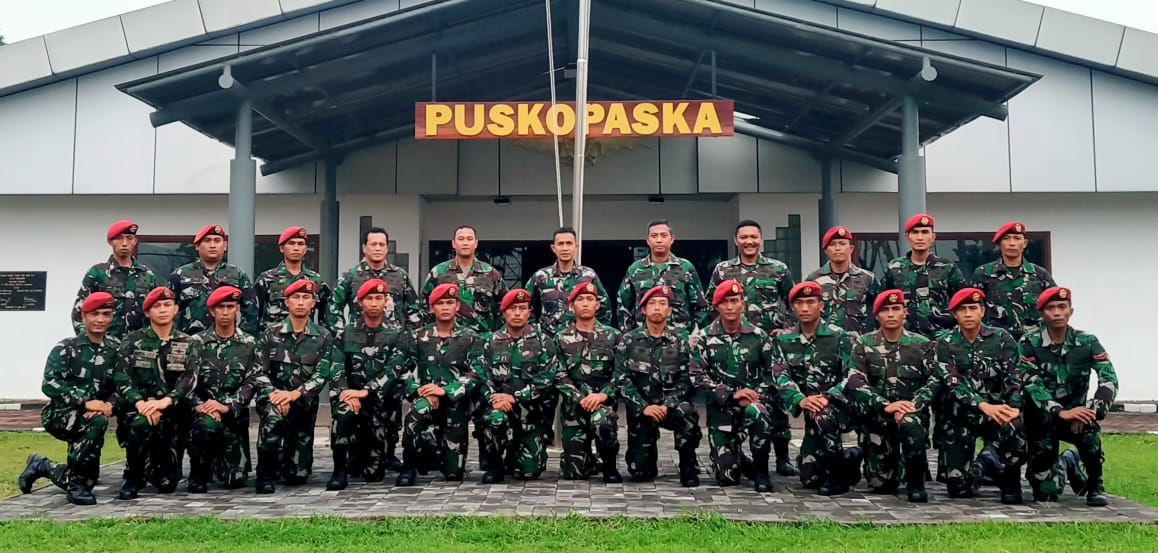Dan puskopaska berfoto seusai pembekalan