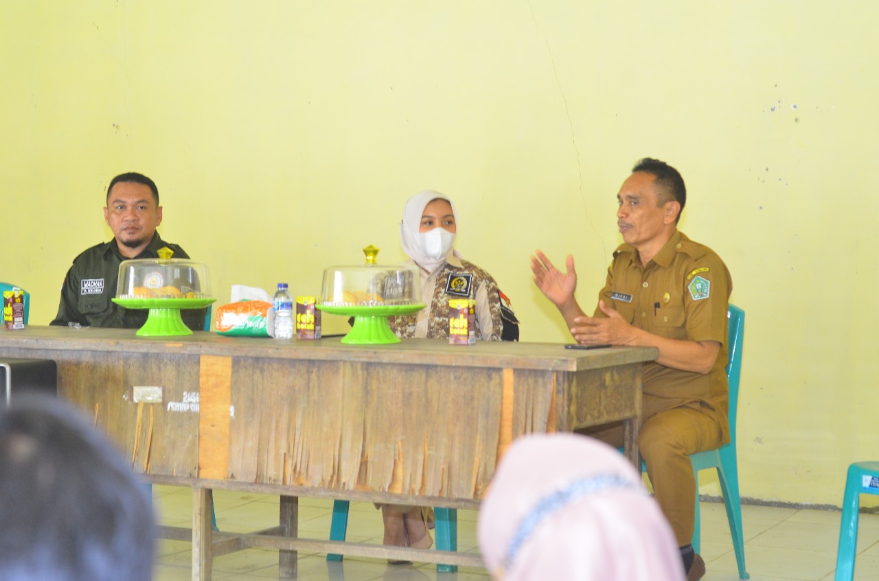 Wa Ode Rabia Al Adawia Ridwan bersama Dinas Pertanian Kabupaten Konawe