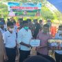 H. Samahuddin,SE juga menyerahkan bantuan dana hibah dari pemerintah Buteng kepada ketua panitia pembangunan masjid, sebesar 50 juta.