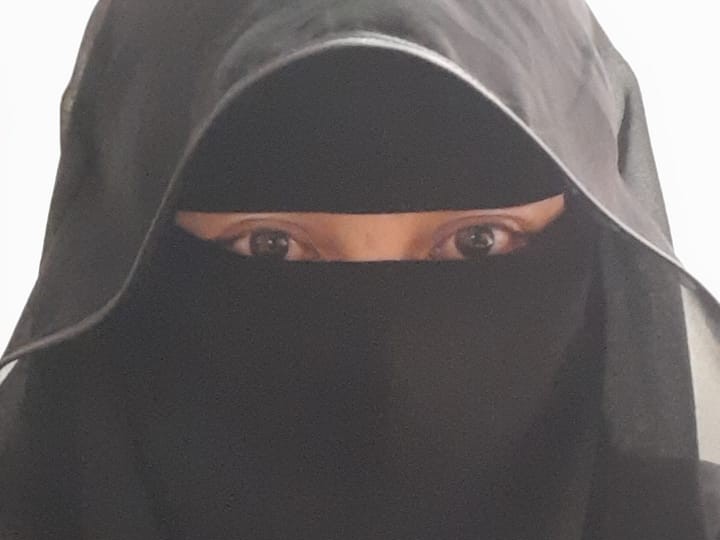 Lia Hernawati, Ibu Rumah Tangga dan Penulis di Komunitas Muslimah Rindu Surga