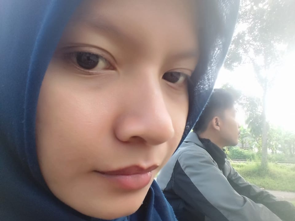 Devi Aryanti (Ibu Rumah Tangga)