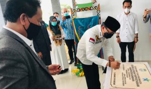 Tingkatkan SDM, Bupati Bombana Resmikan Gedung Perpustakaan