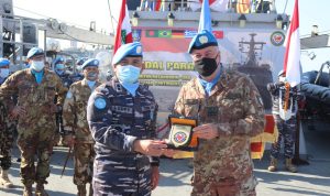 Prajurit KRI Sultan Hasanuddin-366 Terima Penghargaan PBB dalam Medal Parade