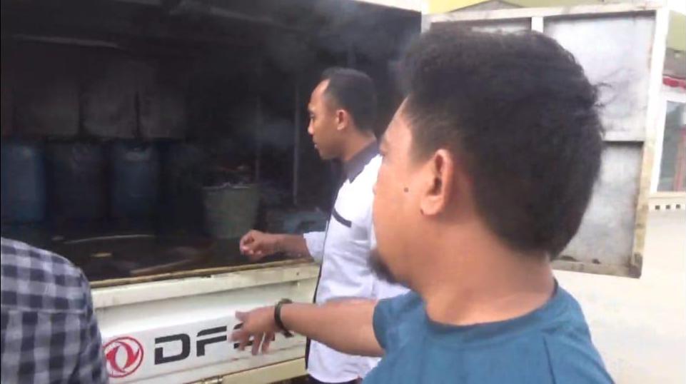 Polisi amankan pelaku penyalagunaan BBM yang menggunakan pic up untuk mengangkut Solar