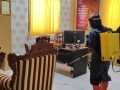 Kegiatan penyemprotan cairan disinfektan yang dipusatkan di kantor, Kejaksaan Negeri (Kejari) Selayar